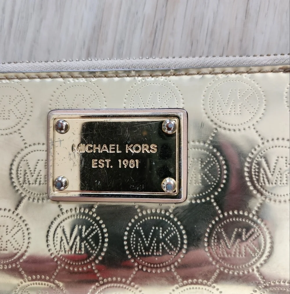 Michael Kors Jet Set Wristlet Wallet Gold Signature Logo Zipper